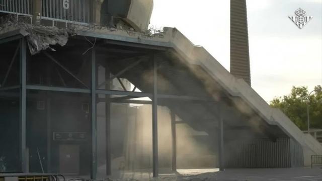 其主要支撑, 重返主场, 皇家贝蒂斯 其主要支撑, 重返主场, 皇家贝蒂斯