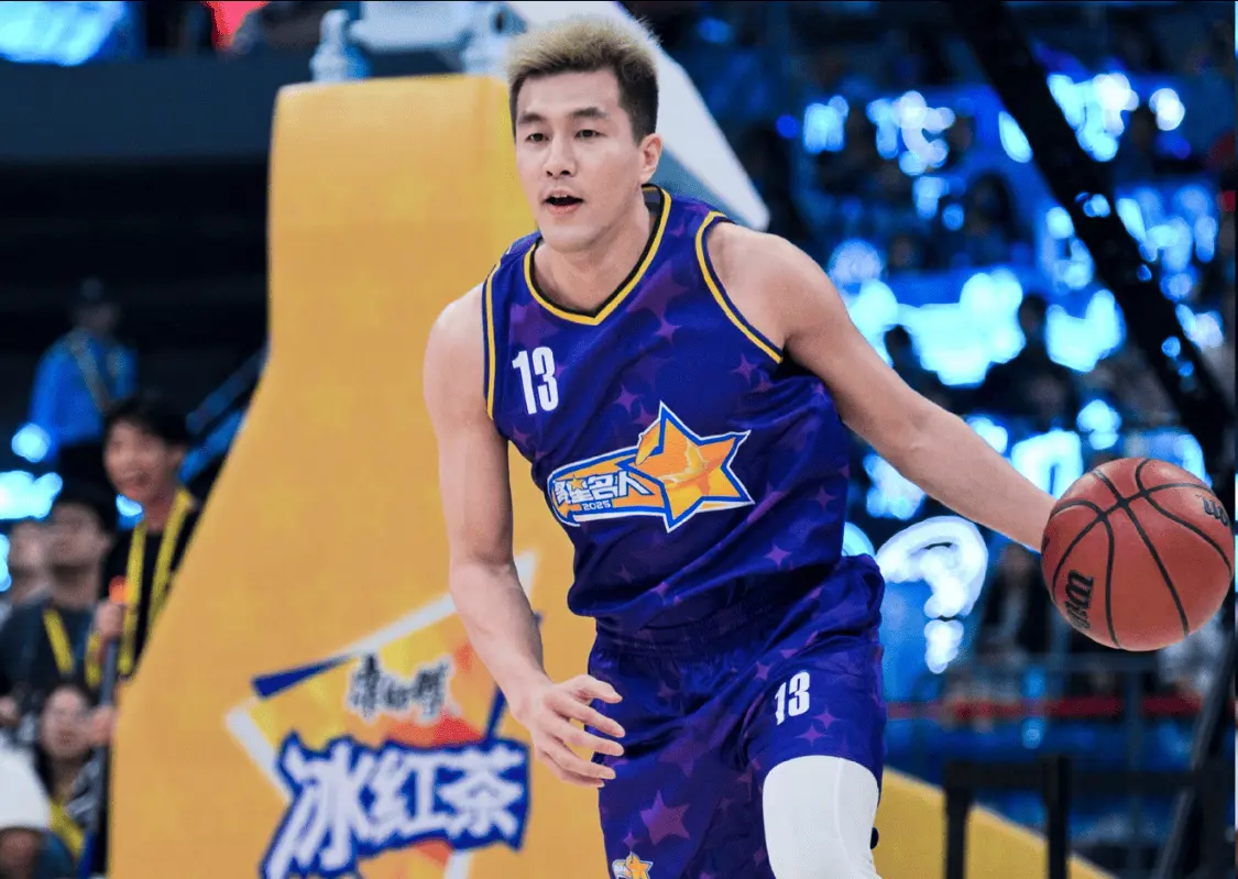 郭艾伦狂轰, 自己并没被, src